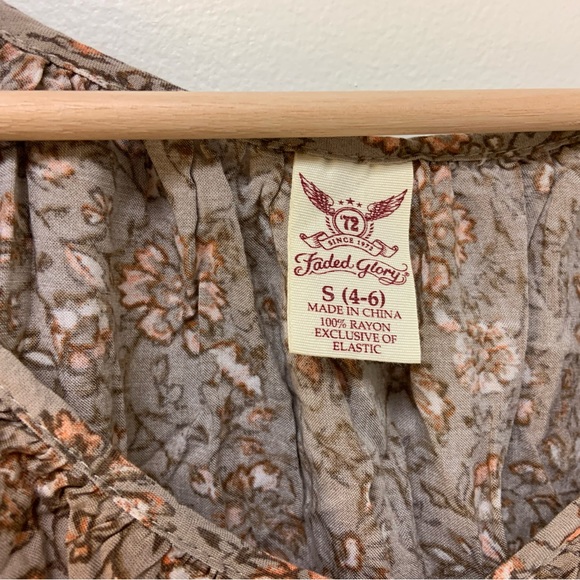 Peplum floral blouse size small - Picture 5 of 6